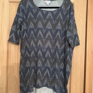 LuLaRoe Gray Chevron Elbow-Sleeve Tunic